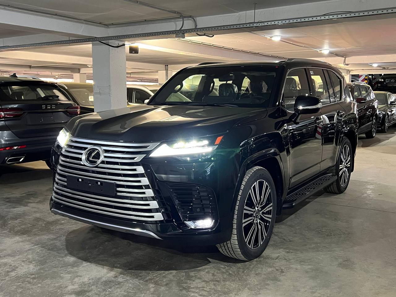 Lexus LX 600